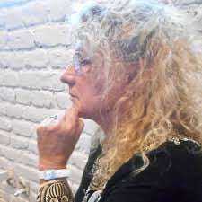 Prva u mnogo čemu. Jasmina Tešanović o Sonji